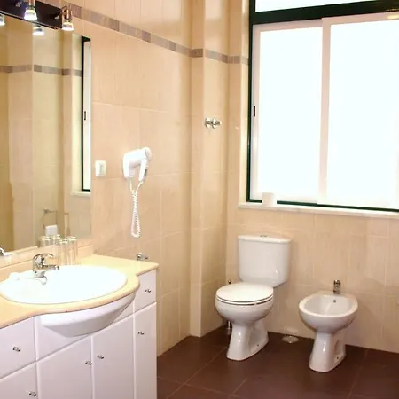 Konukevi Estrela De Arganil - Luis Simoes & Conceicao, Lda Lisboa